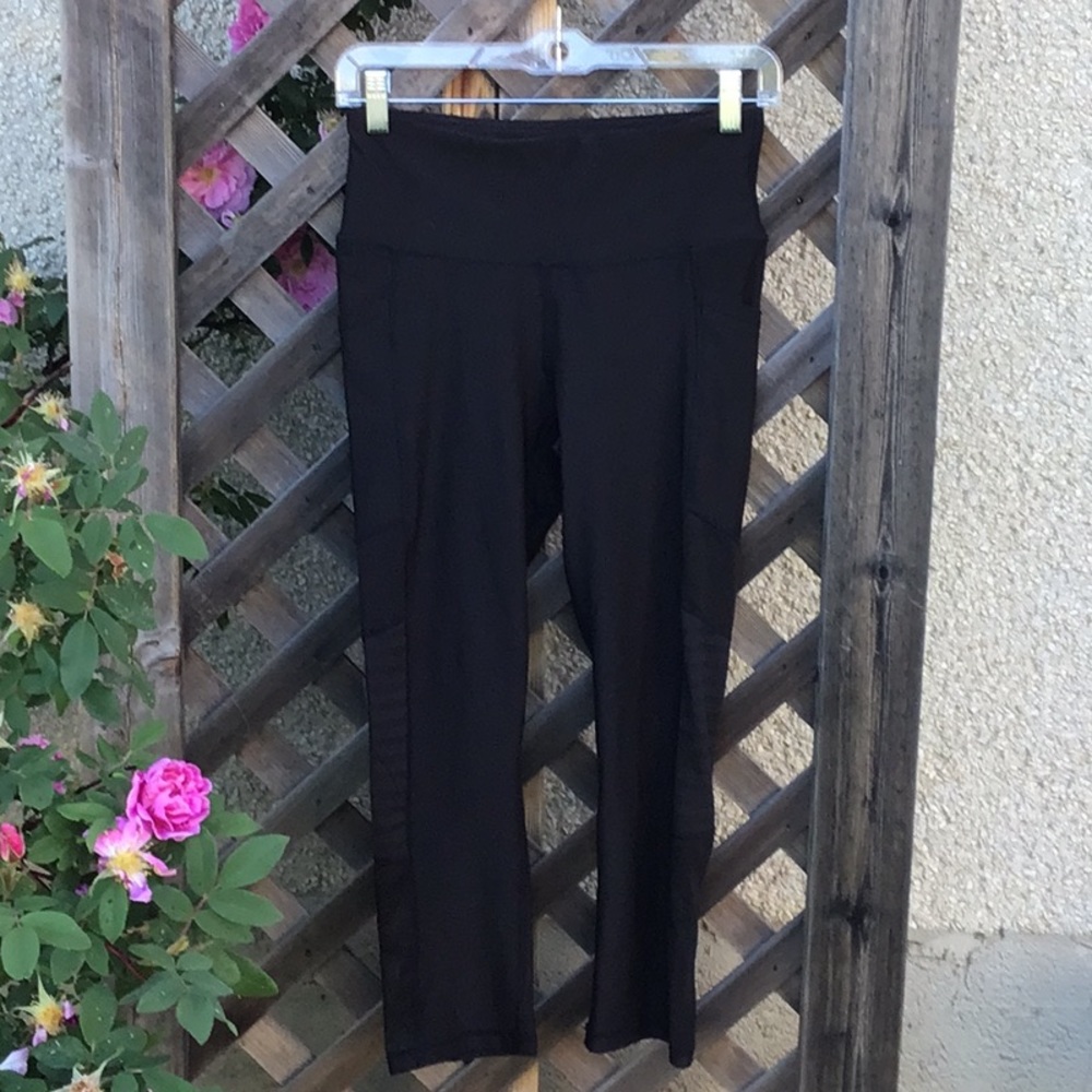 R8 black capris legging sheer sides, pockets
